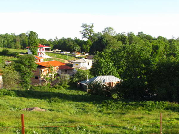 Afratakhteh Village
