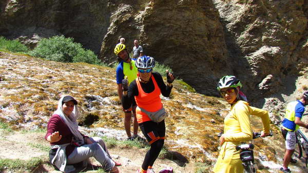 Cycling from Fereydunshahr to Poonehzar waterfall
