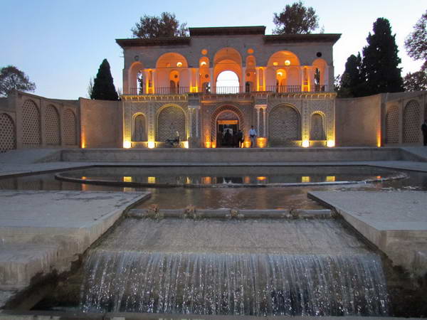 The entrance of Shahzadeh Mahan garden