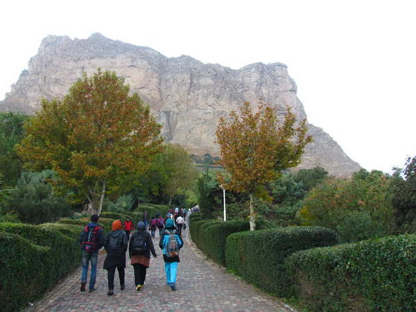 Towards Sofeh peak, from the paved sidewalks in Sofeh Park