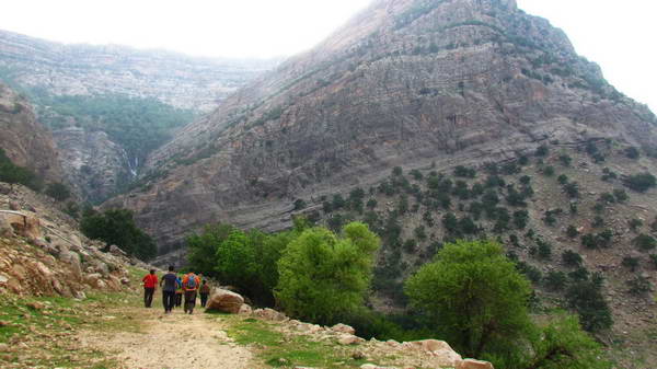 At the beginning of the route to Toufe Kama Waterfall