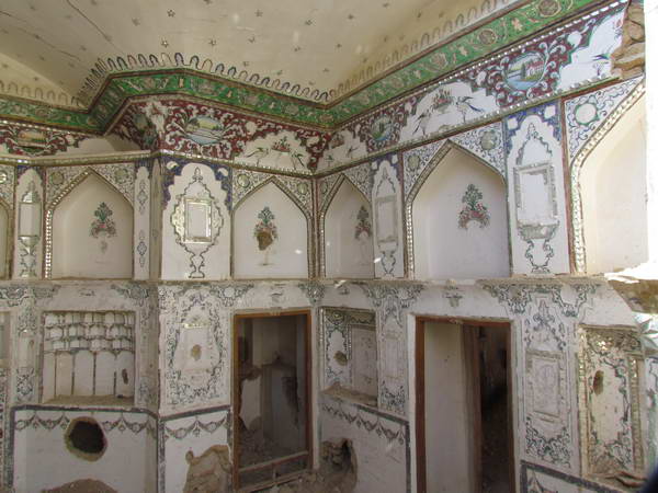 Decoration of old lordly houses in Gharneh village