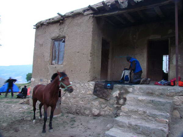 A hut in Azoo Plain