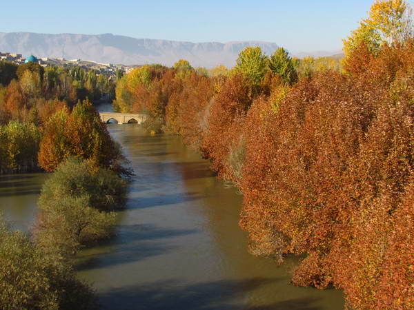 Zayandeh Rud river near Kalleh Bridge