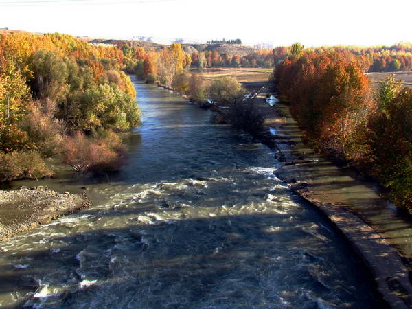Zayandeh Rud river near Kalleh Bridge