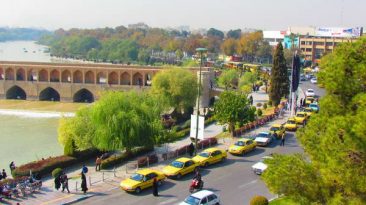 Si O Se Pol bridge & Zayandeh Rud River, Isfahan