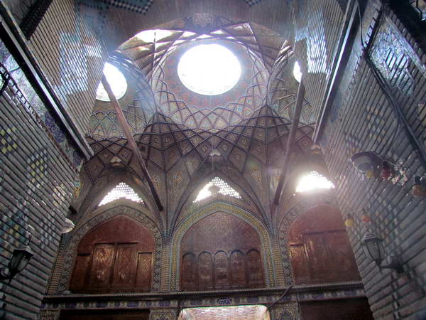 The roofed mansion of this Timcheh Malek, Isfahan