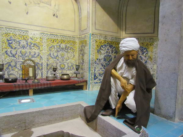 Ali Gholi Agha Bath, replica of people in Safavid period