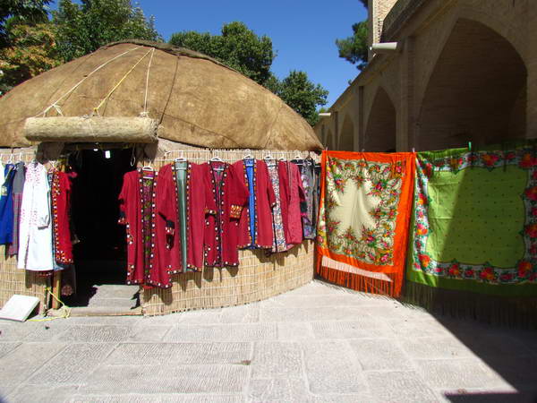 Isfahan Handicrafts - Work on fabrics