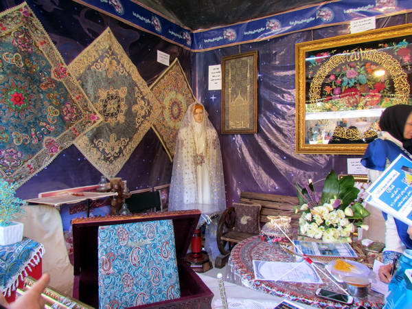 Isfahan Handicrafts - Work on fabrics