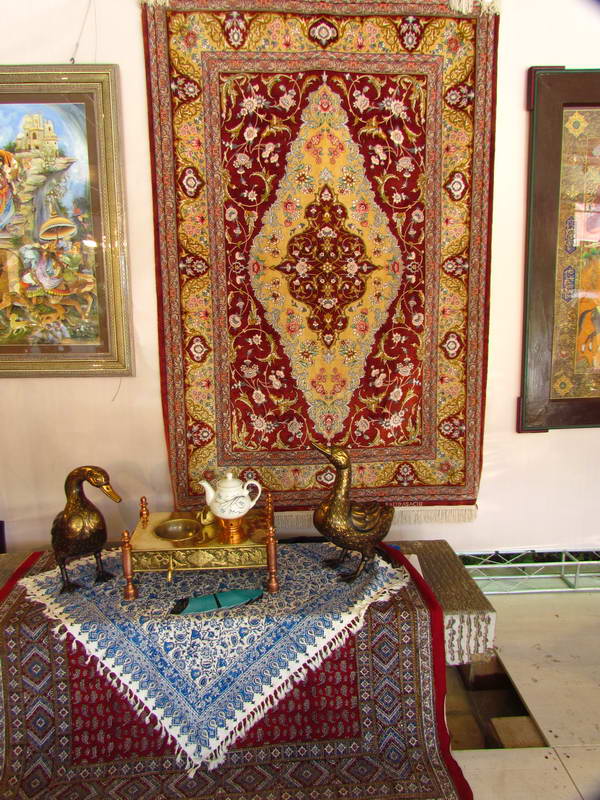 Isfahan Handicrafts - Weaving carpets, kilims and zillows