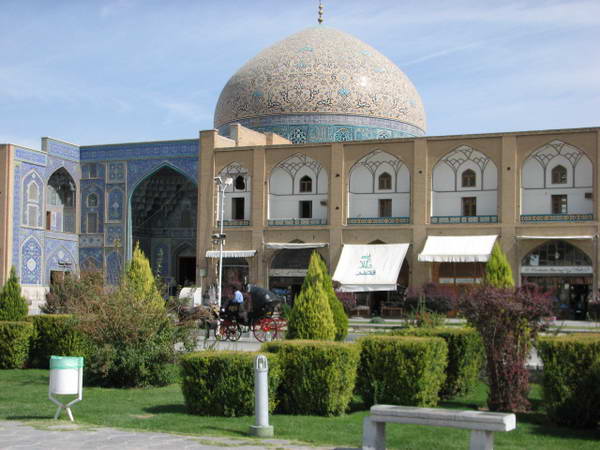 Sheikh Lotfollah Historical Mosque