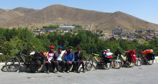 Cycling from Isfahan to Saman, in Cham-e Yusef Ali village