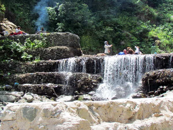 Towards Imamzadeh Ebrahim Waterfall