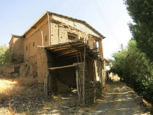 Abbas Abad village, Golpayegan County