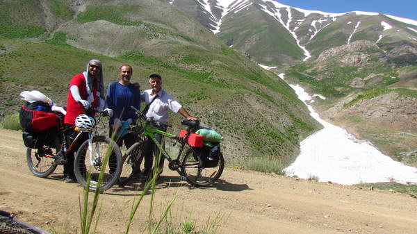 Cycling from Gachsar to Taleghan