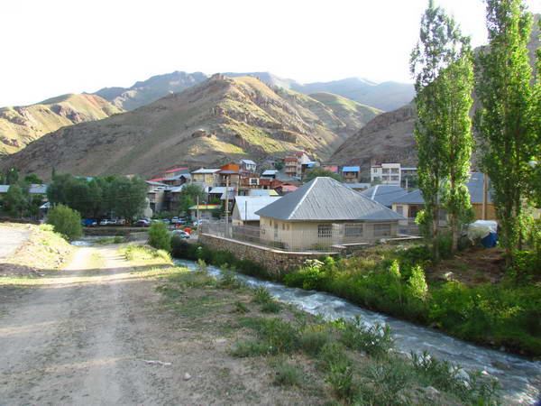 Gateh Deh village, Taleghan county