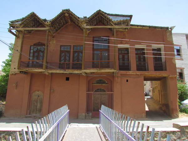 An old building, Khansar city