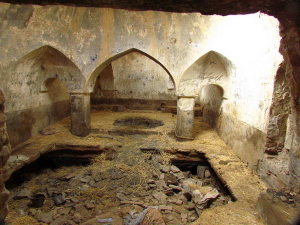 Old bath ruin, Jahad Abad (Chal Siah) village