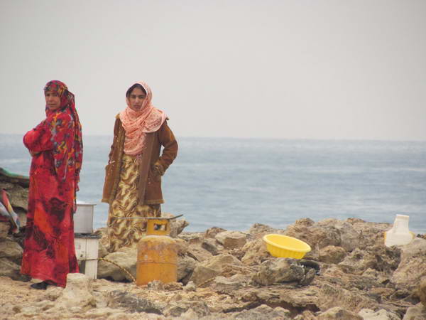 The women of the south, the beach of Banood village