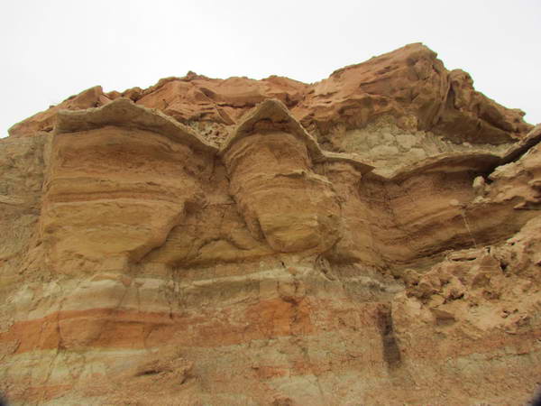 Sand rocky cliffs along the Banood shores