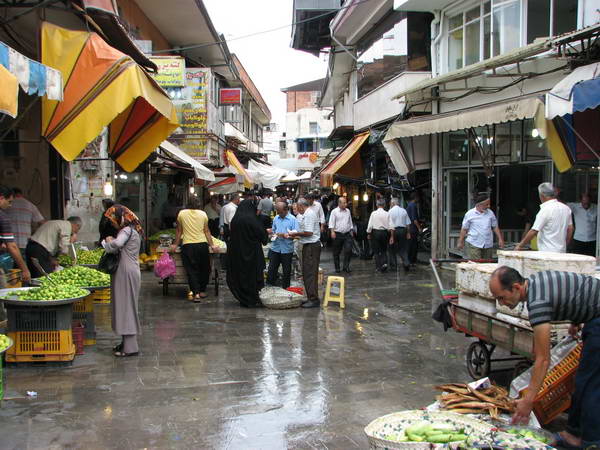 Fruit and vegetables market of Rasht, July 2011