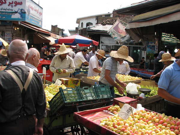 Fruit and vegetablesmarket of Rasht, July 2011