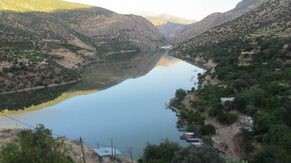 Sirvan river and Darian dam lake, near Ravar village