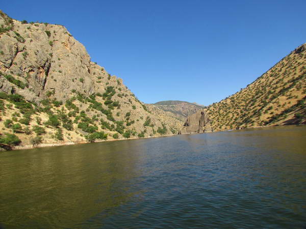 Sirvan river and Darian dam lake