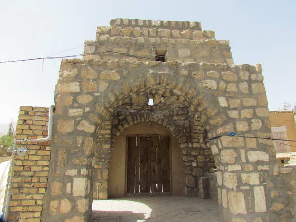 One of the entrances of Reis Cave, Niasar