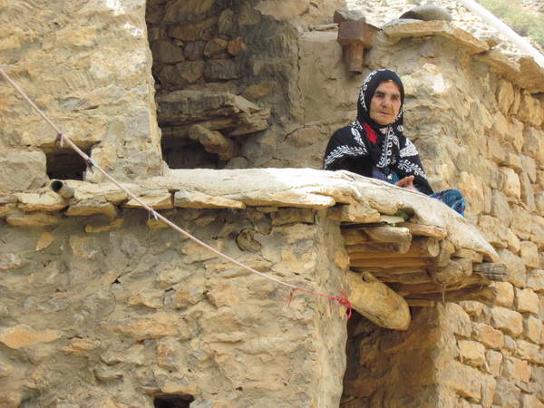 Kurds in Uraman villages, Deweznaw