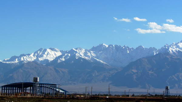 The mountains at the south of Kerman city