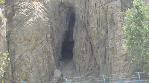 A cave near Sarab Gamasiab, Nahavand
