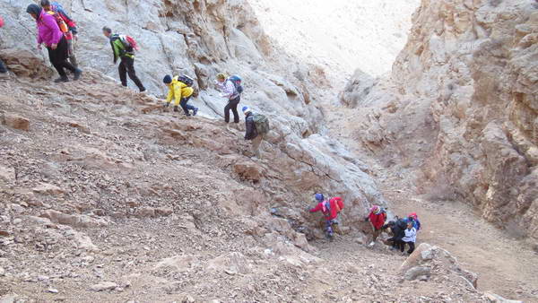 Climbing above Moui valley towards Sasefid peak