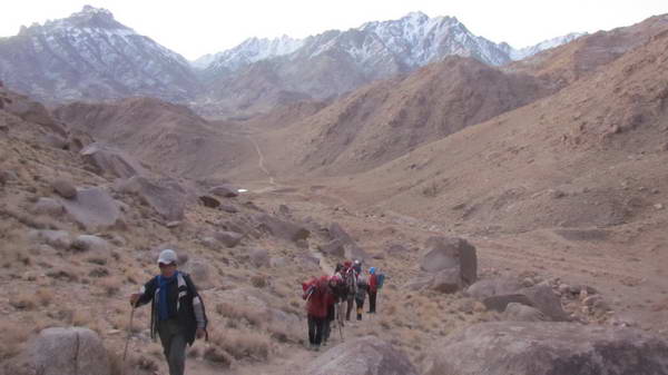 Climb to the Shir Kuh peak