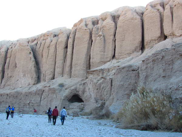 The walls of Kal Jeni Valley, Tabas