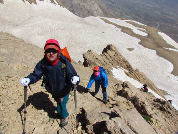 Climbing Zardkooh (Do Zardeh Peak)