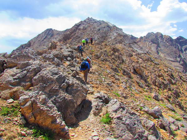 Ascend to San Boran peak