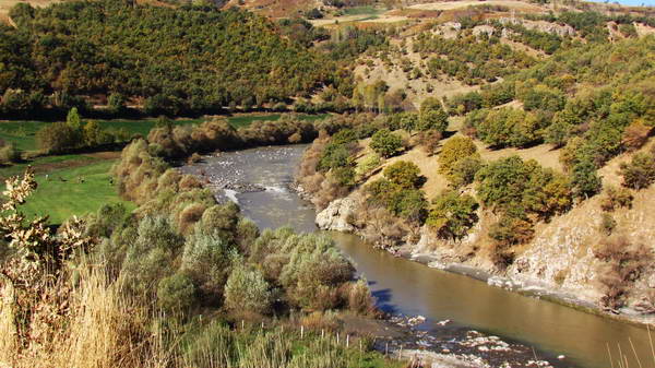 Zab River, parallel to Piranshahr-Sardasht road